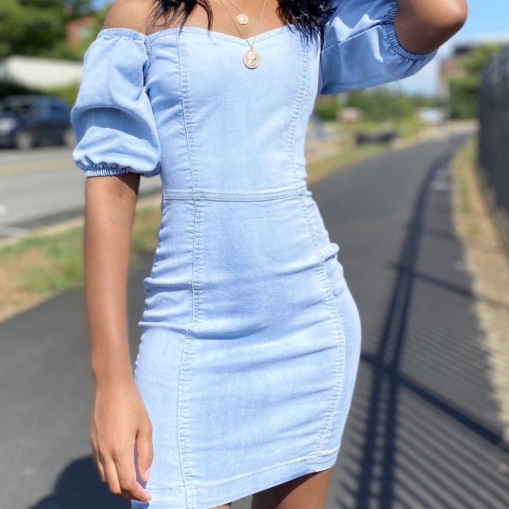 OFF THE SHOULDER DENIM DRESS
